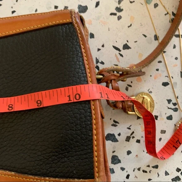 Vintage Dooney & Bourke Classic Top Zip Crossbody - Picture 5 of 16